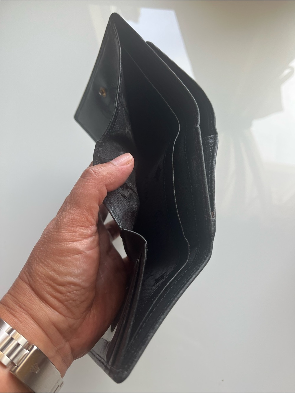 MCM VINTAGE BLACK LEATHER TRIFOLD WALLET - Picture 14 of 14